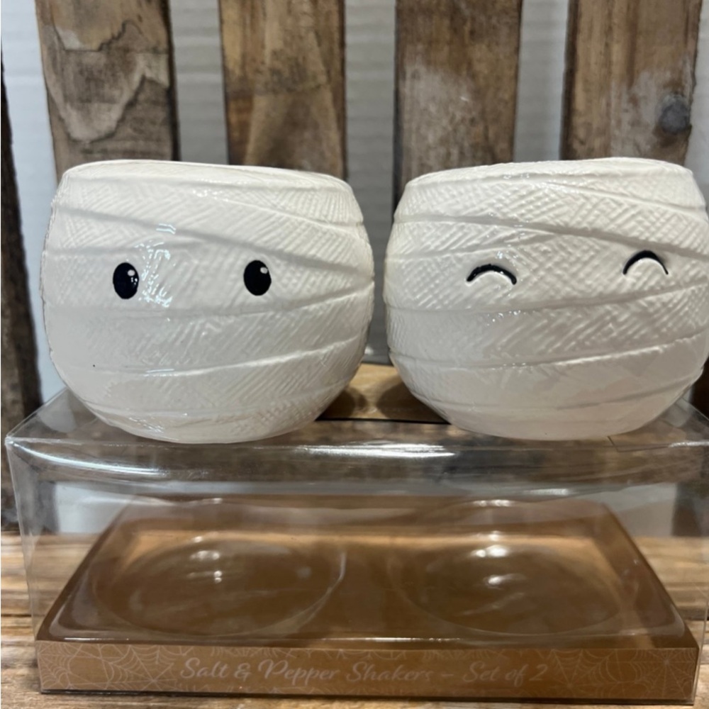 Halloween White Mummy Salt and Pepper Shakers Set - 10 Strawberry Street